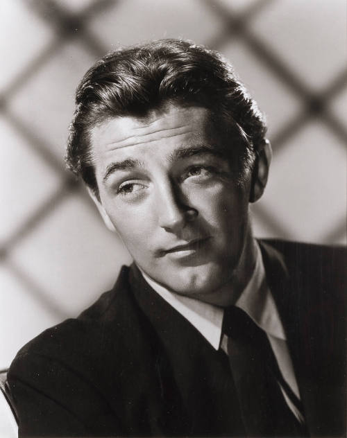 Robert Mitchum (1917–1997)
