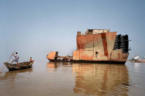 Shipbreaking #52, Chittagong, Bangladesh  2000
