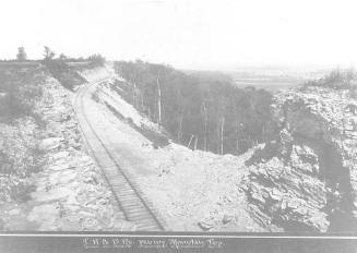 T.H. & B. Ry. nearing Mountain Top