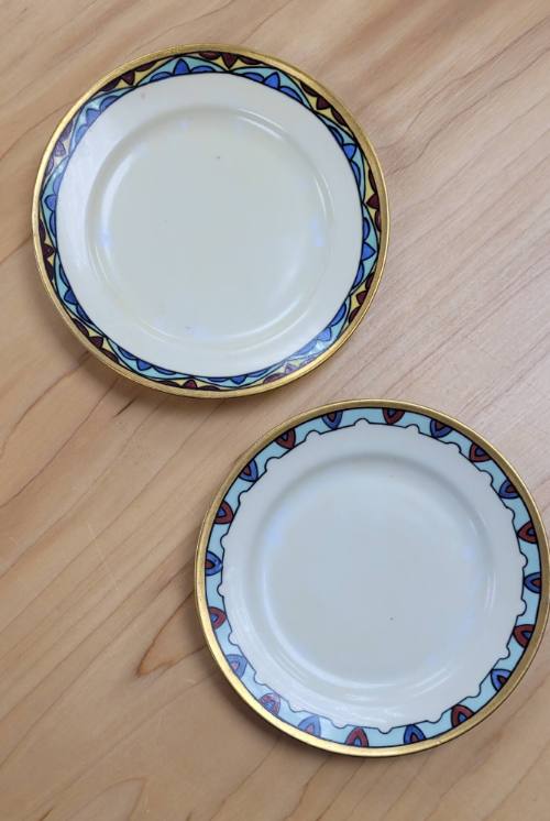 Two Saucers