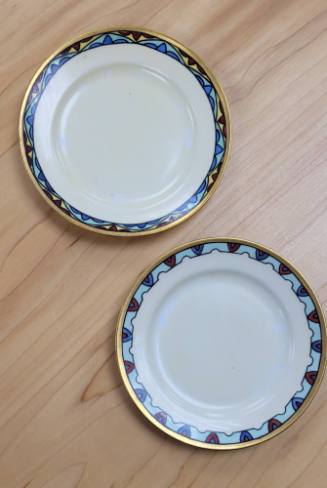 Two Saucers